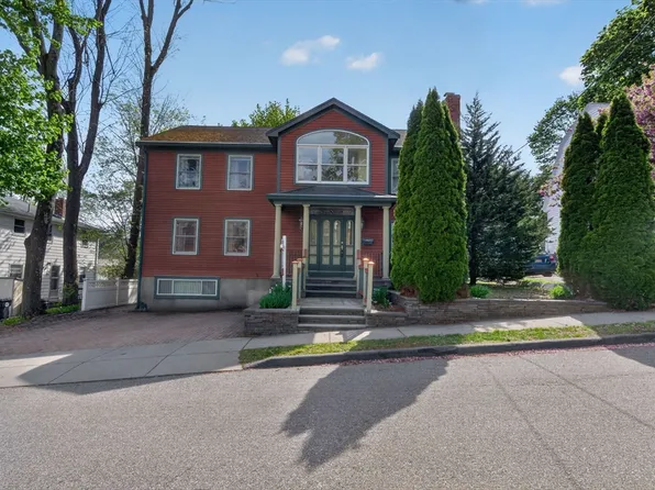 8 Hawthorne St, Watertown, MA 02472