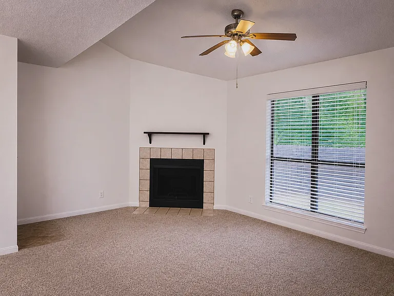 Unit 212 1 Bed/bath now available!