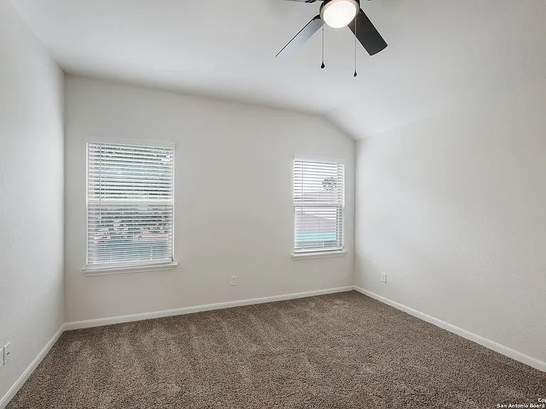 2507 Lynwood Bnd — Photo 11
