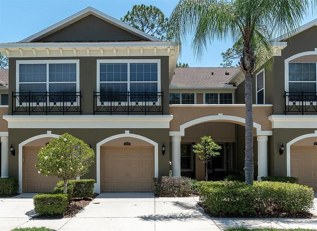 3 bed, 2.5 bath, 1863 sqft, $2,790 — Photo 1