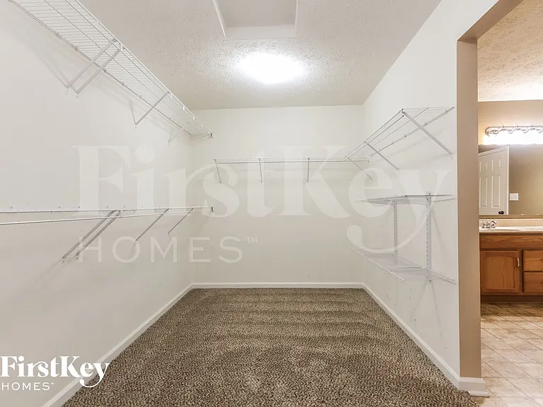 2243 Tanya Dr — Photo 9