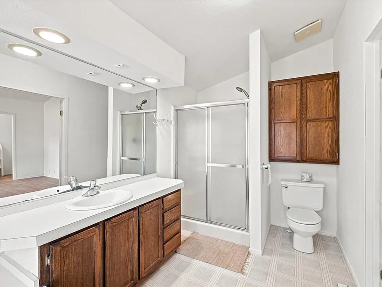 1715 W 1st Ave — Photo 14