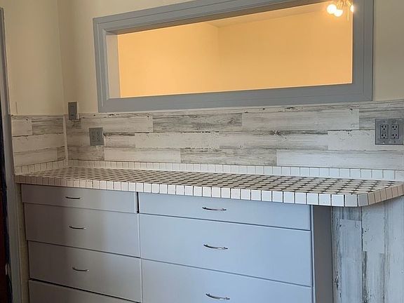 4th image of 181 Eckford St #2LL