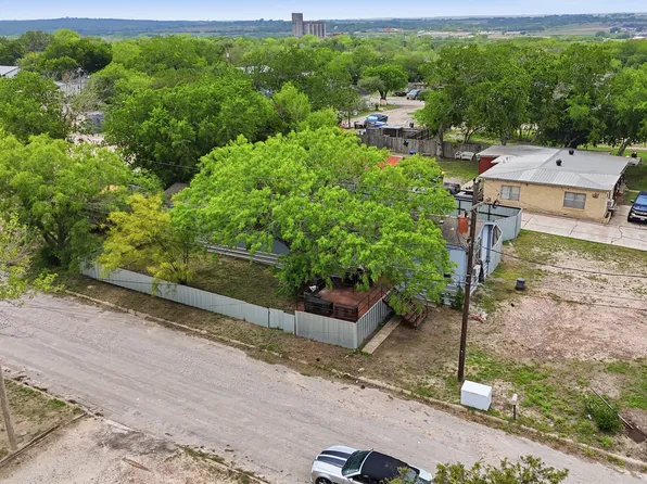 1308 Ruhmann, Kenedy, TX 78119
