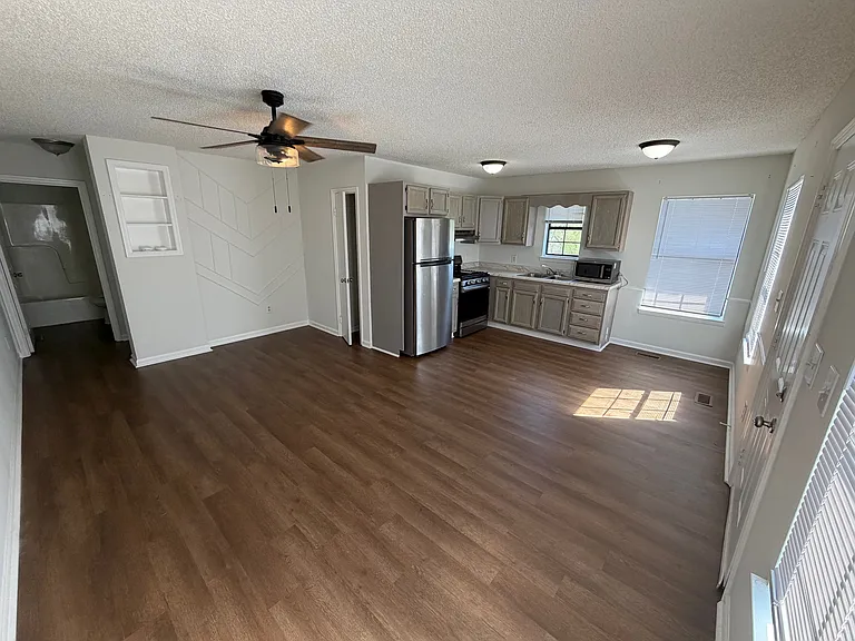 201 Forest Dr #B — Photo 8