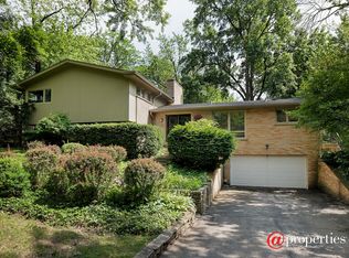 830 Moseley Rd, Highland Park, IL 60035