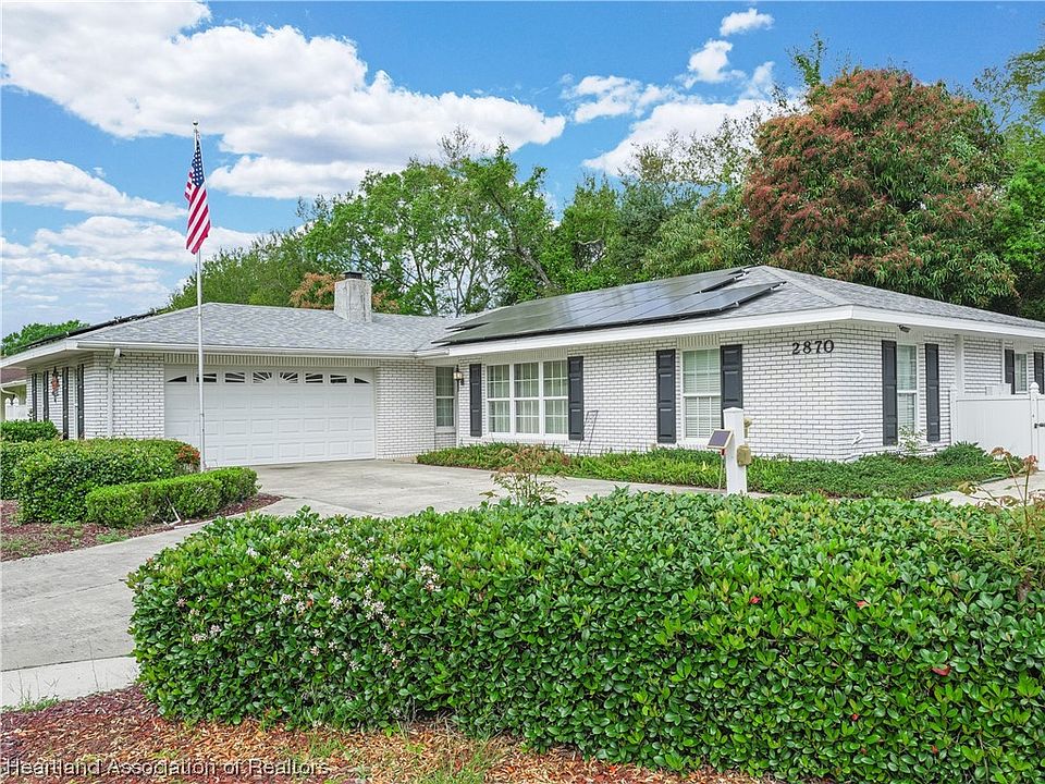 1st image of 2870 Lakeview Dr