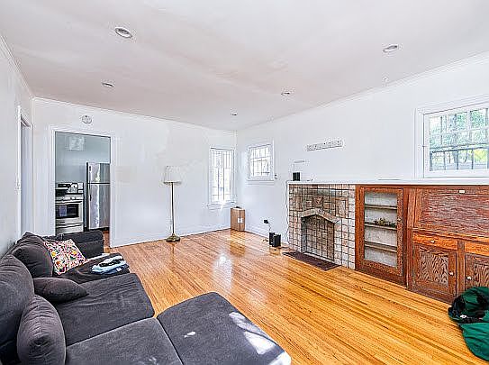 1st image of 900 Sanborn Ave