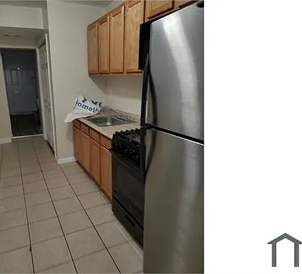 5 bed, 2500 sqft, $4,000 — Photo 2