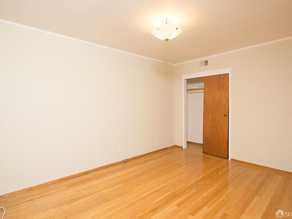 3rd image of 4 Lupine Ave APT 4
