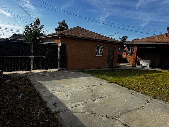 9610 Rosecrans Ave — Photo 4