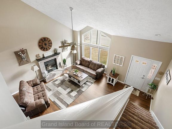 2nd image of 2522 Parkview Dr