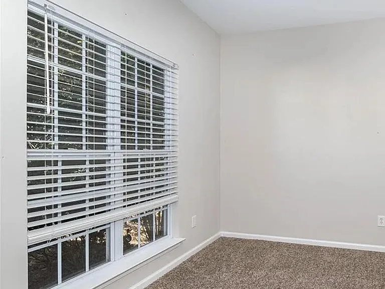 1212 Oakdale Commons Ct — Photo 5