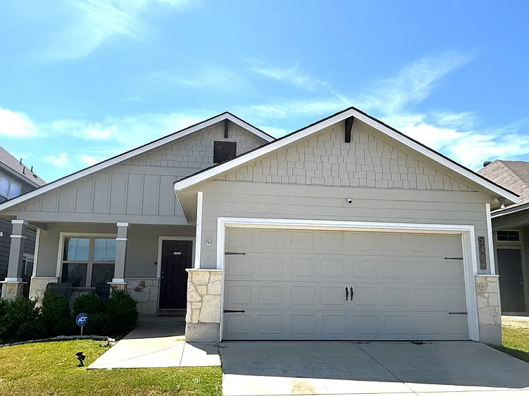 3406 Addison St — Photo 1