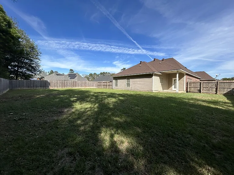 23983 Terrace Ave — Photo 27