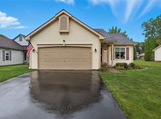 107 Cranbrook Ter, Webster, NY 14580