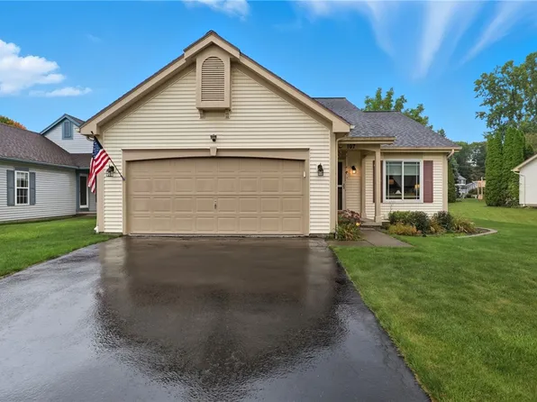 107 Cranbrook Ter, Webster, NY 14580