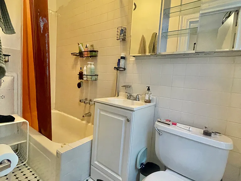 1054 Bergen St #4C — Photo 10