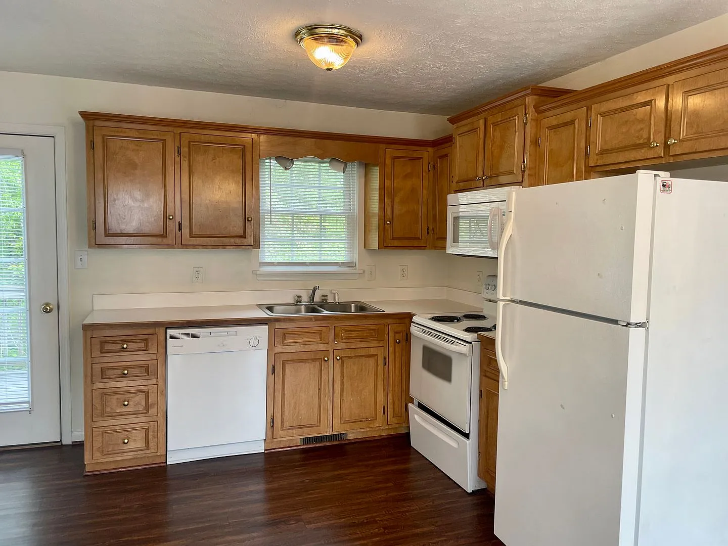 408 Alta Lane — Photo 3