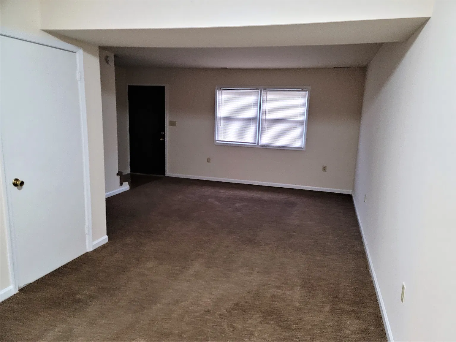 206 Clay St Apt A Salisbury — Photo 3