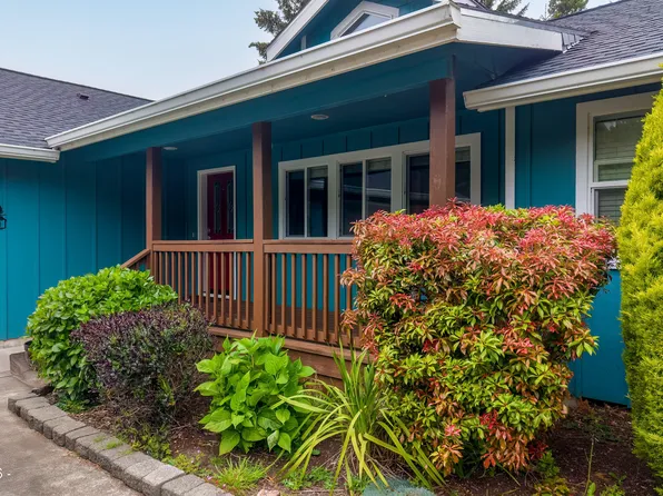 640 SW Kelsie Ln, Waldport, OR 97394