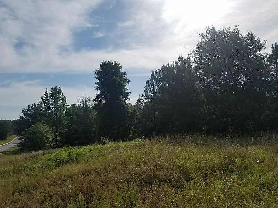 2nd image of 490 Broken Ridge Trl