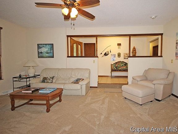 3rd image of 14142 Pioneer Dr