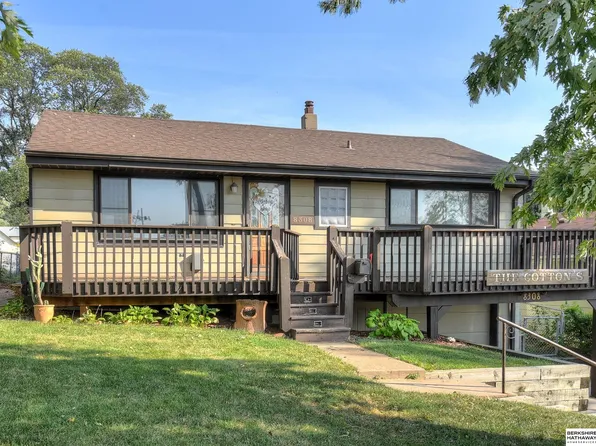 8308 Park Dr, Ralston, NE 68127