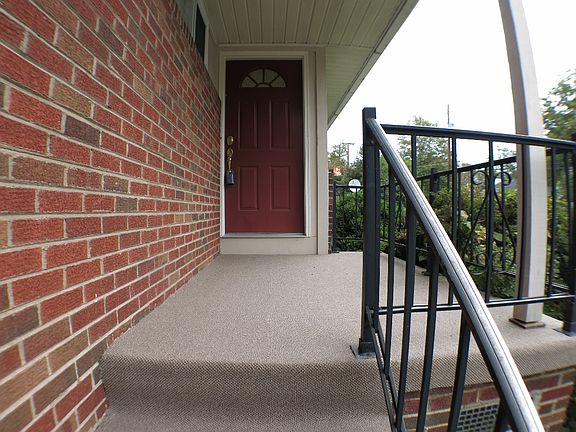 4th image of 909 Wilkie Dr