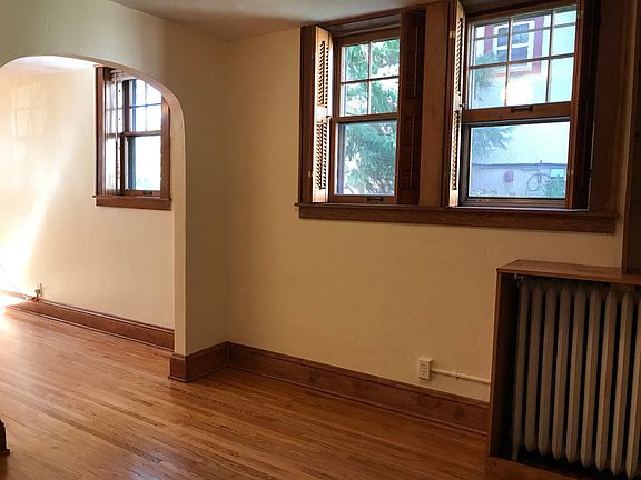2nd image of 3337 Fremont Ave S #2