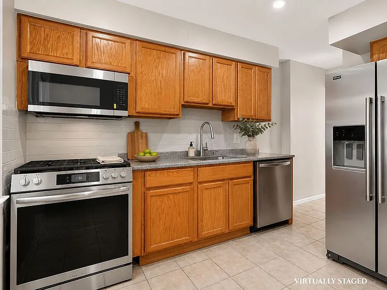 21 Troy Ct #1 — Photo 2
