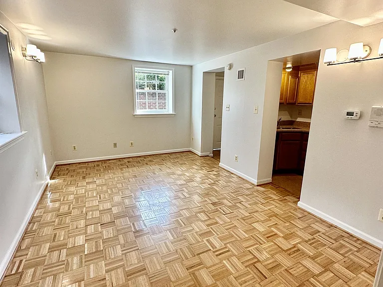907 Church St — Photo 5