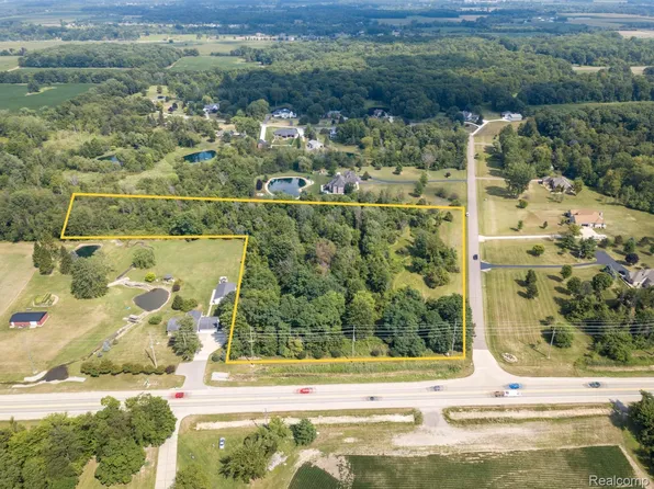 11753 E Ridge Dr, Romeo, MI 48065