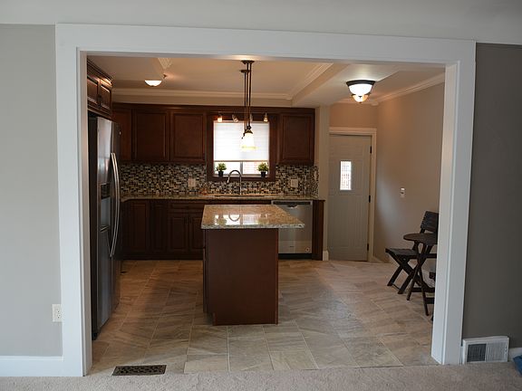 4th image of 18614 Milburn St