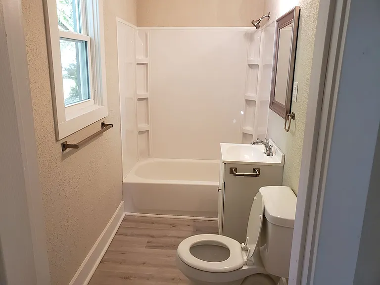 337 N Park Ave — Photo 24