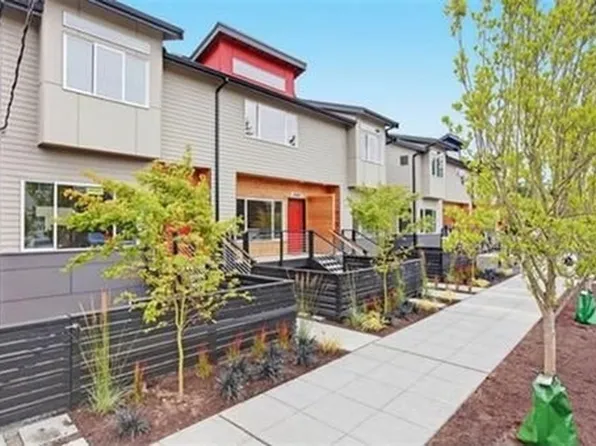 12022 32nd Ave NE, Seattle, WA 98125