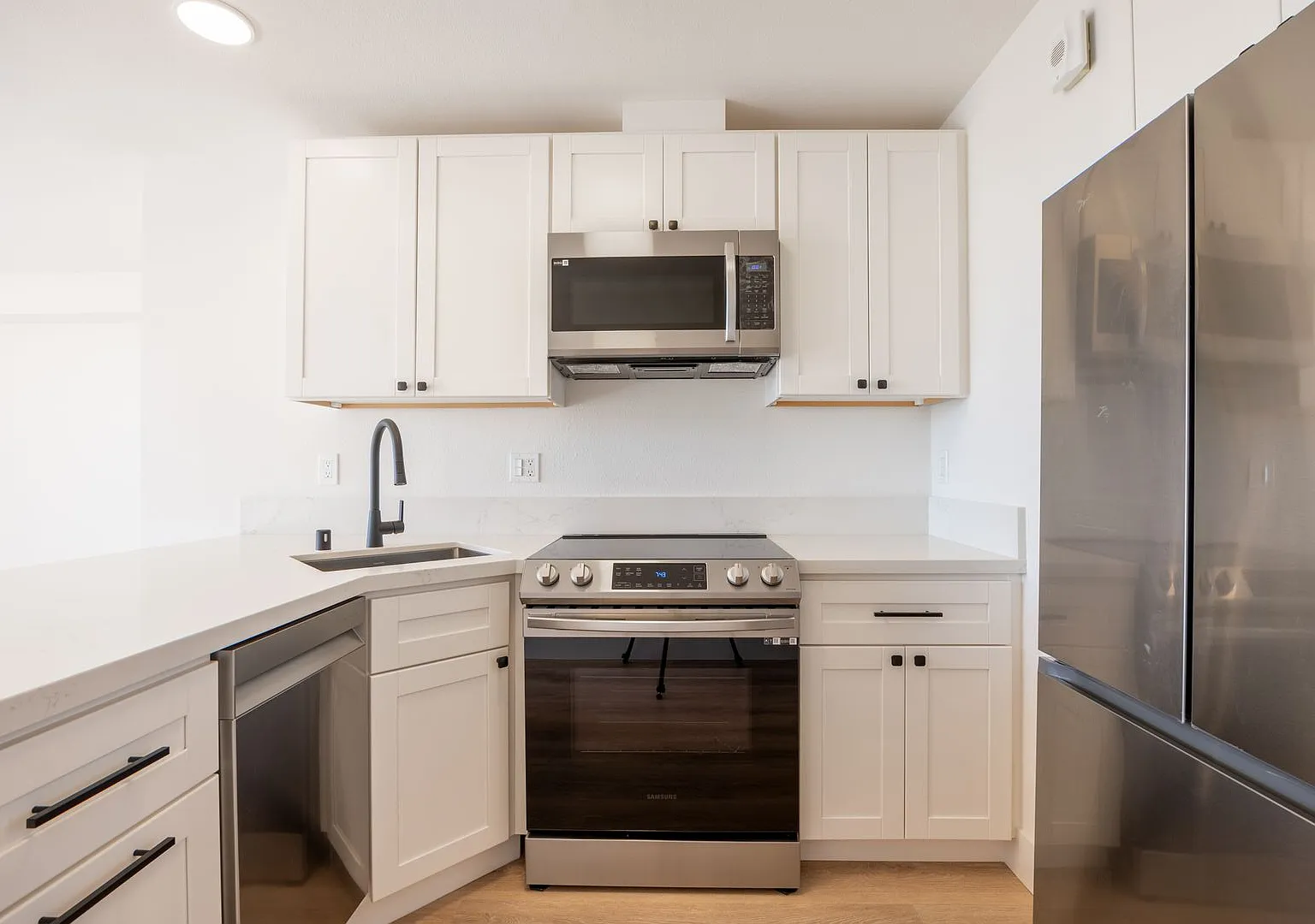 940 Guerrero Street (1082r) — Photo 4