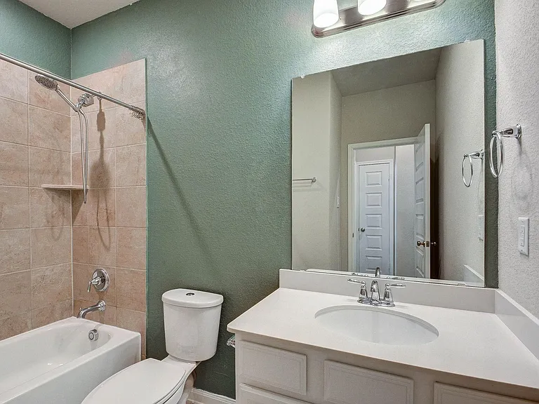 18572 Meadow Point Ln — Photo 26