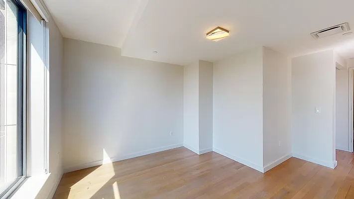 Rented by Bond New York | media 6