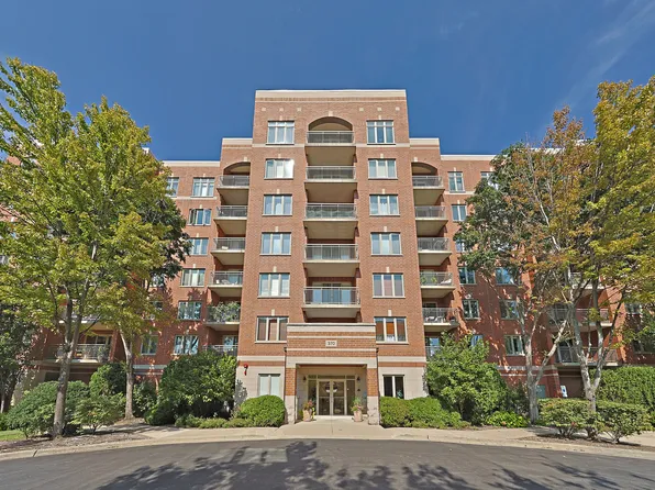 370 S Western Ave APT 701, Des Plaines, IL 60016