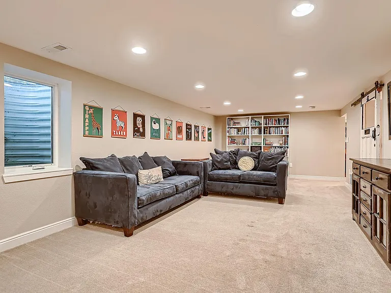 5495 S Lakeview St — Photo 9