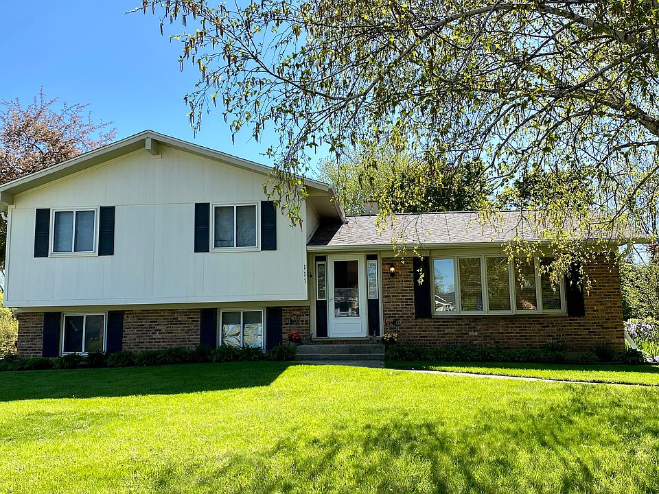 1st image of 111 White Oak Dr