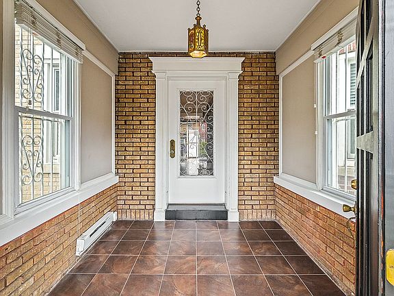 4th image of 2713 Ditmars Blvd