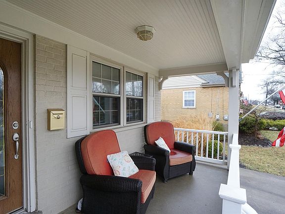 3rd image of 3648 Whiteoak Dr