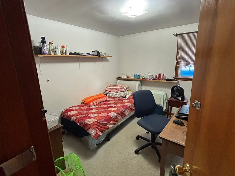 20 Hawthorne Ave — Photo 5