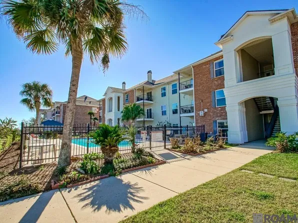 12430 River Highlands Dr Unit V, Saint Amant, LA 70774