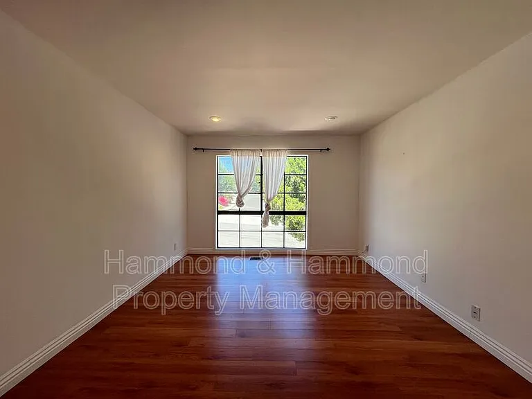 4527 Stark Ave — Photo 22