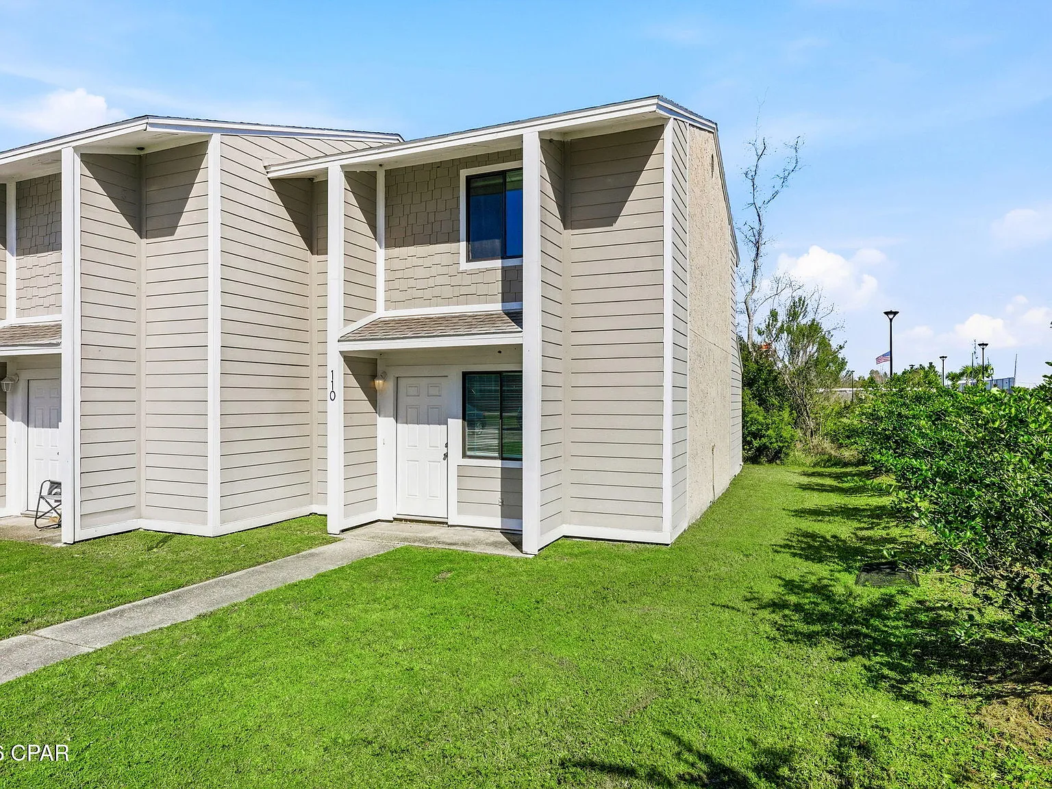 2 bed, 972 sqft, $1,350 — Photo 2
