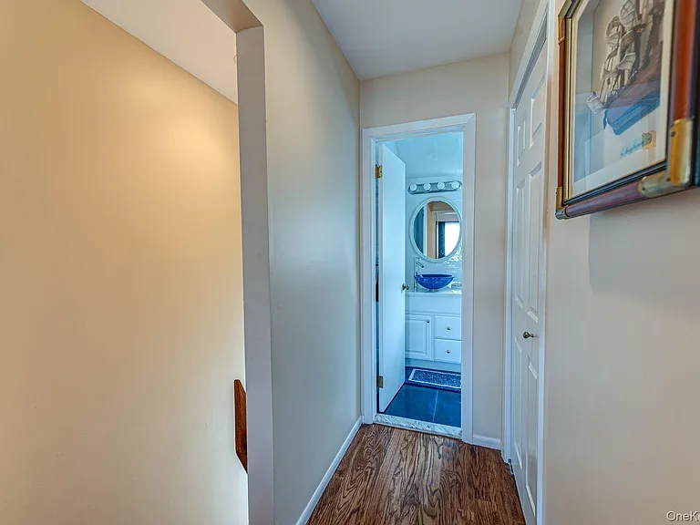 49 Canoe Place Rd #212 — Photo 10