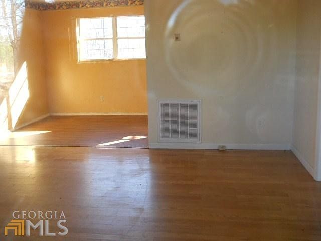 2nd image of 849 Turner Rd